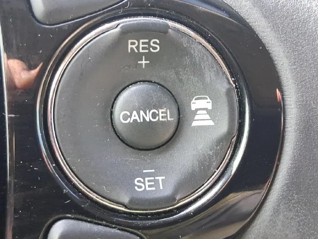 Used 2017  Honda Touring image 23