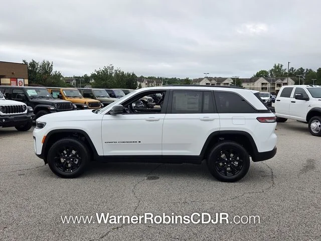 New 2026 Bright White Clear-Coat Exterior Paint Jeep  image 4