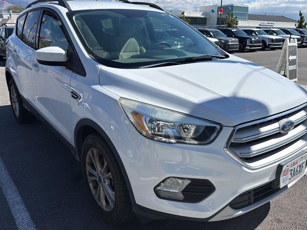 Used 2018 Oxford White Ford SE image 1