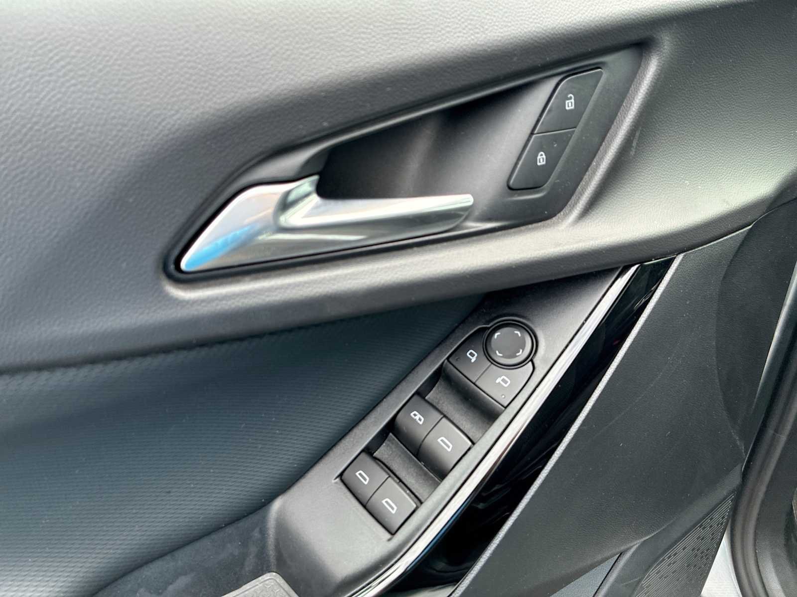 2025 Chevrolet Equinox LT - Photo 23
