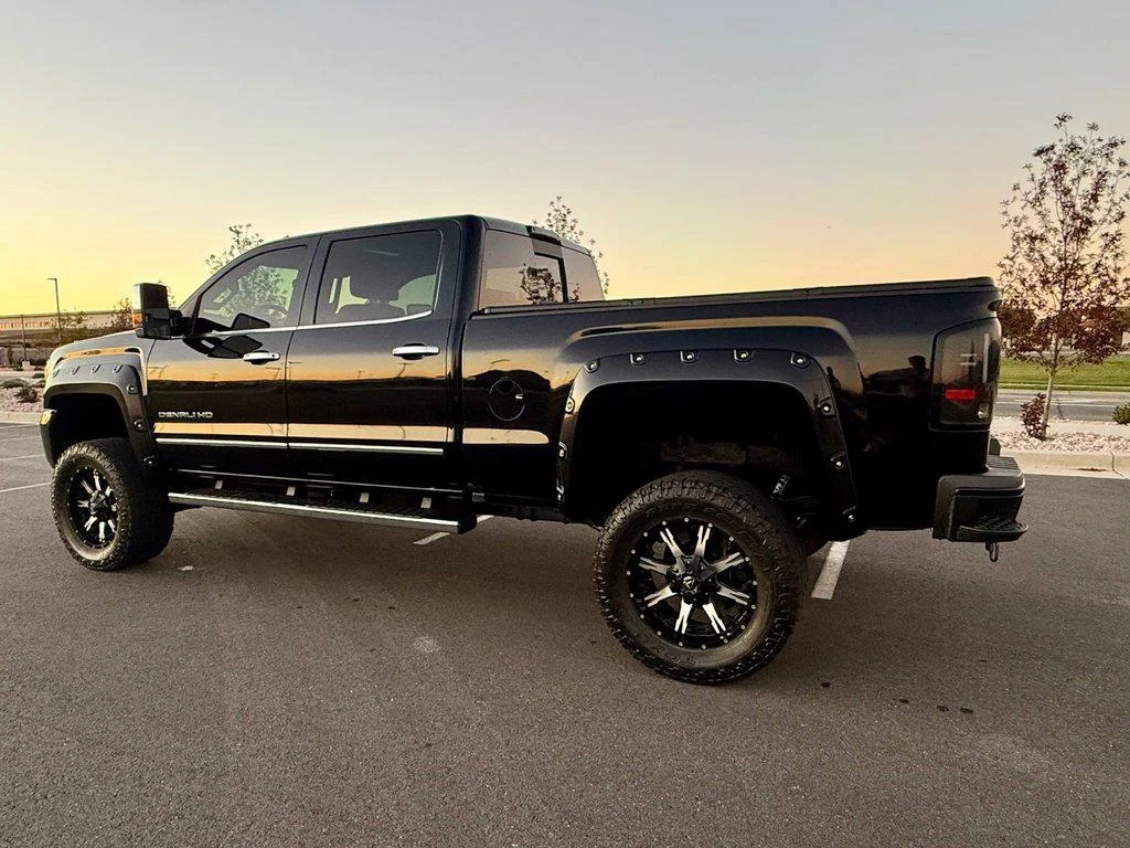 Used 2016 Onyx Black GMC DENALI image 4