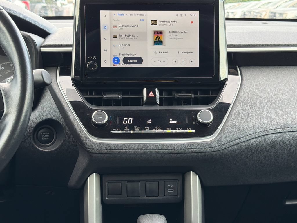 2025 Toyota Corolla Cross LE - Photo 20