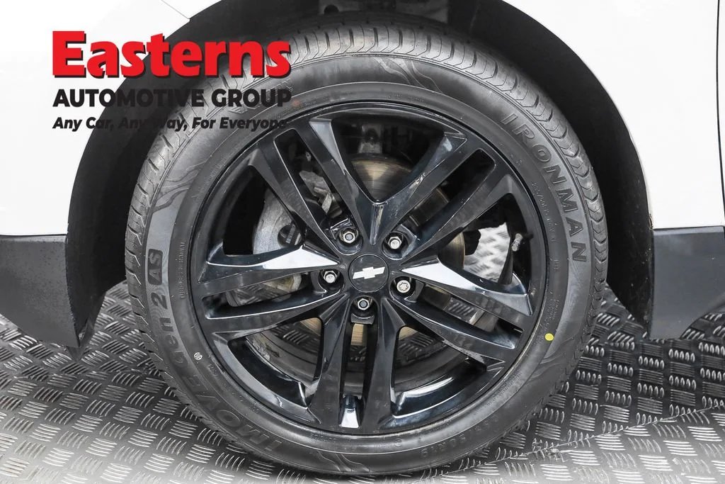 Used 2020 White Chevrolet LT image 32