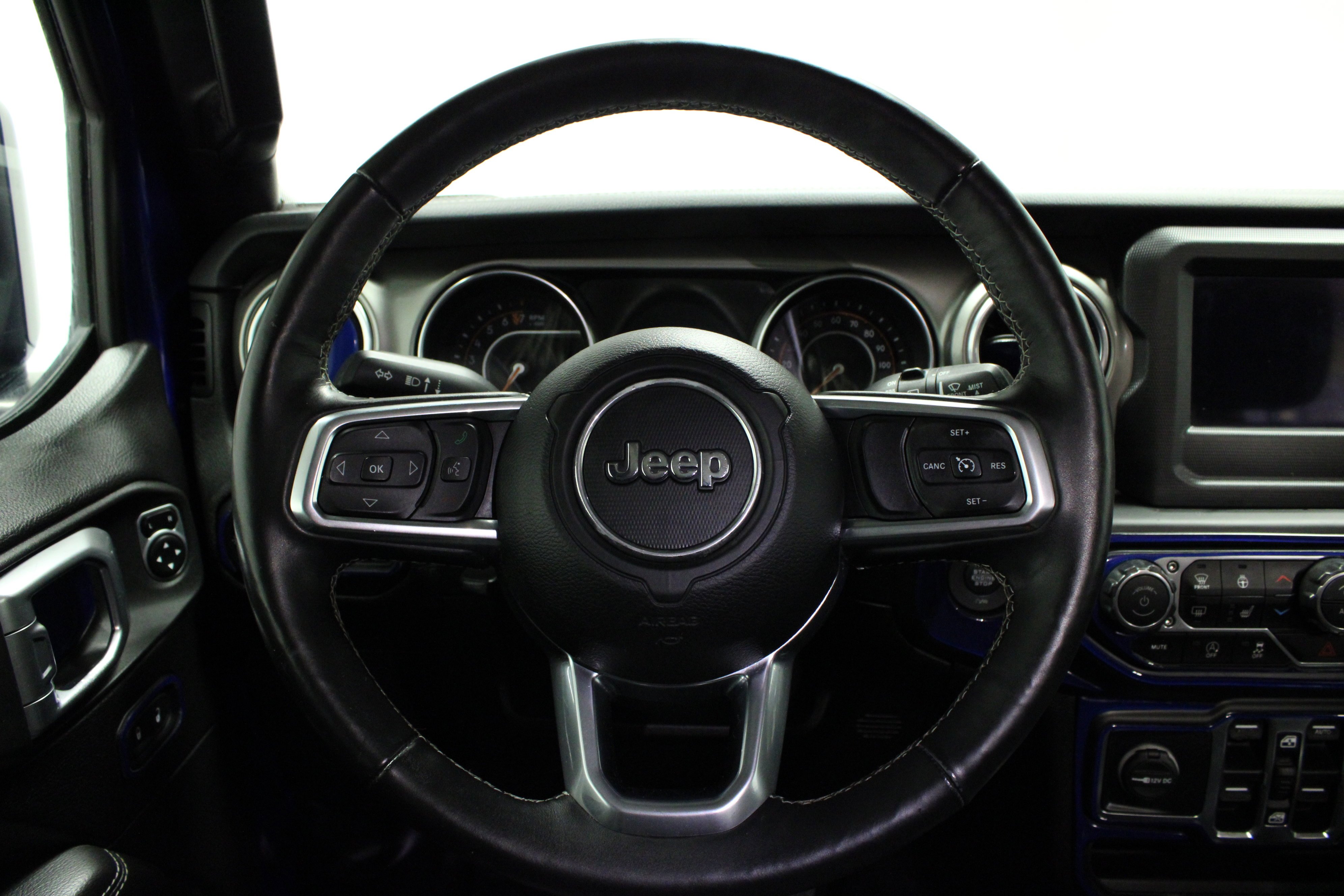 Used 2019 Ocean Blue Metallic Clearcoat Jeep Sahara image 21