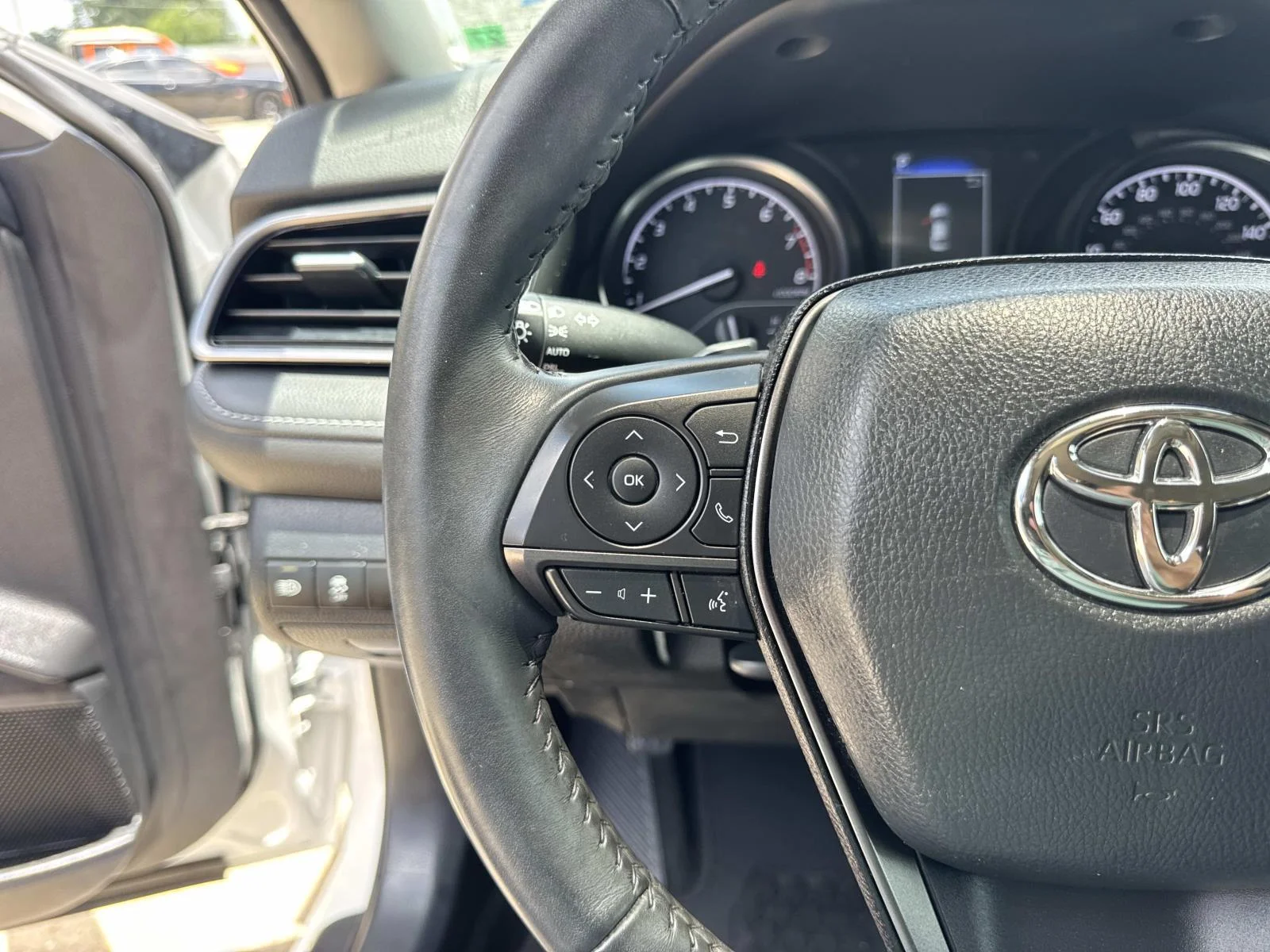 Used 2023 Ice Cap Toyota SE Nightshade image 22