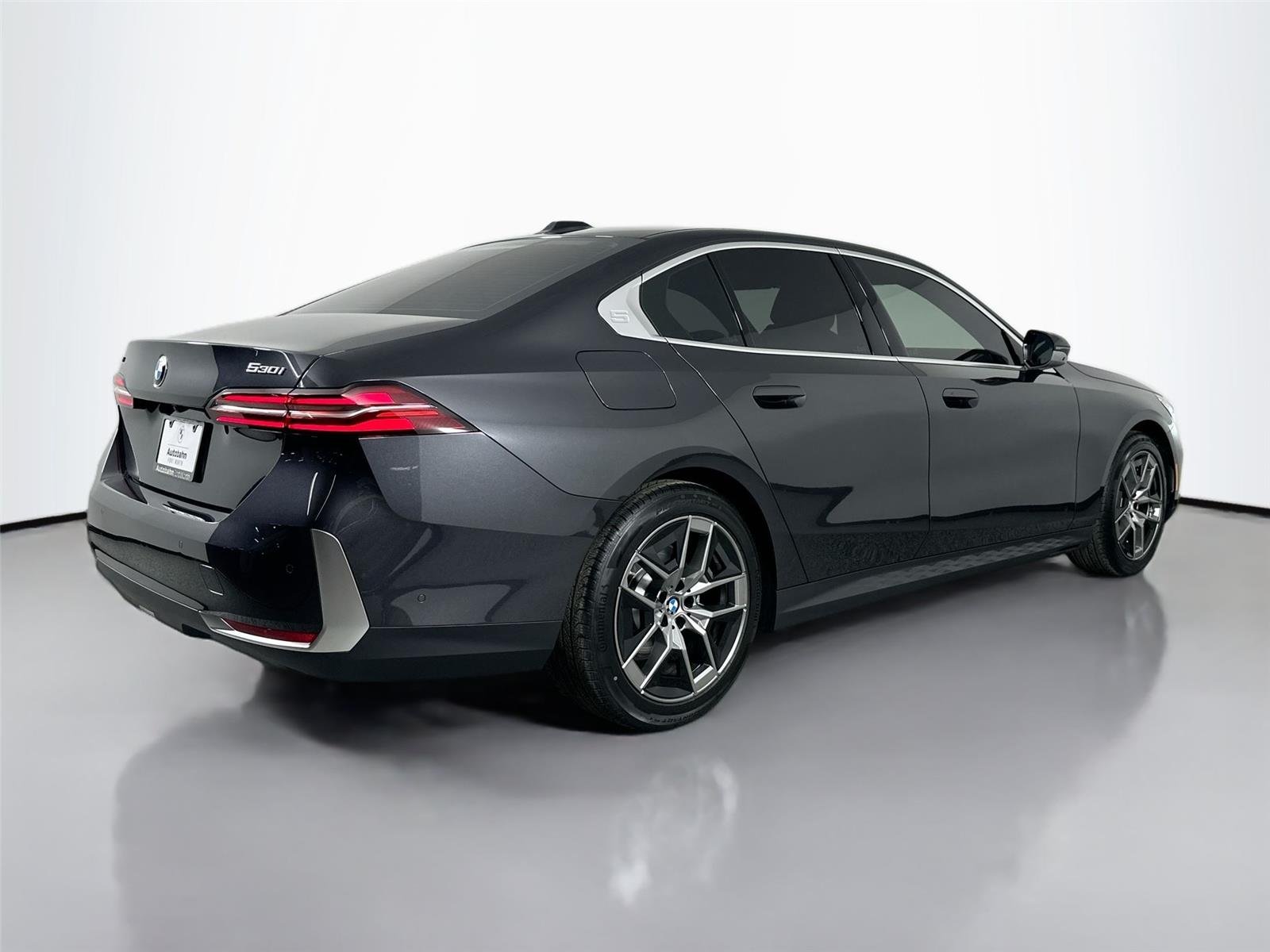 Used 2026 Dark Graphite Metallic BMW 530i xDrive image 6