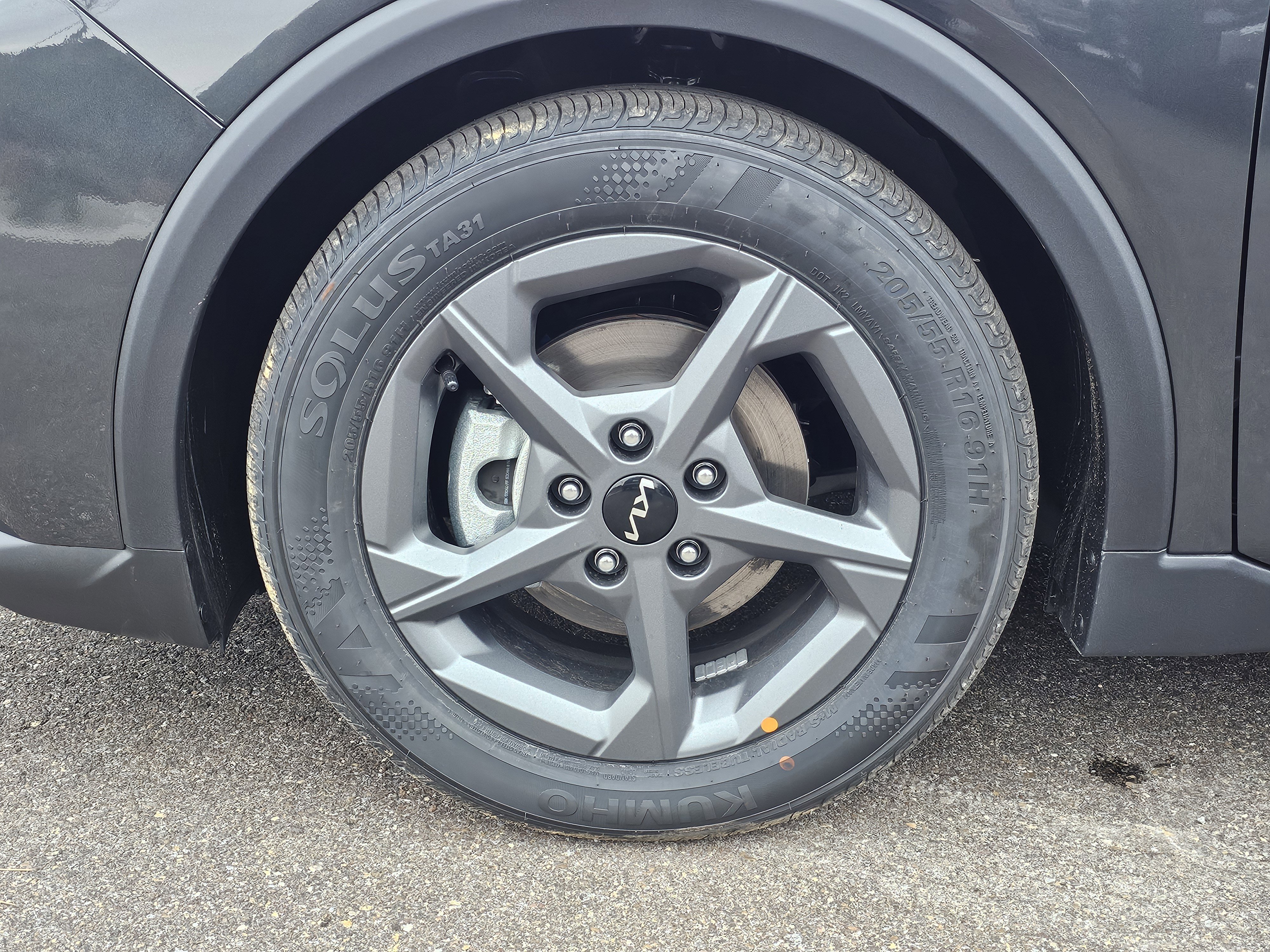 New 2026 Interstellar Gray Kia LXS image 20
