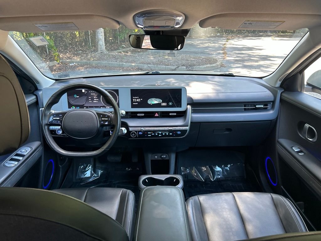 Used 2023 Gold Hyundai SEL image 28