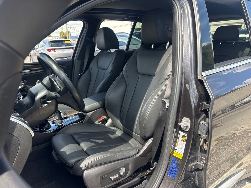 Used 2020 Gray BMW sDrive30i image 9