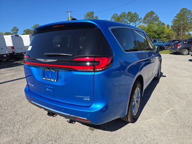 New 2026 Hydro Blue Pearl-Coat Exterior Paint Chrysler Limited image 4