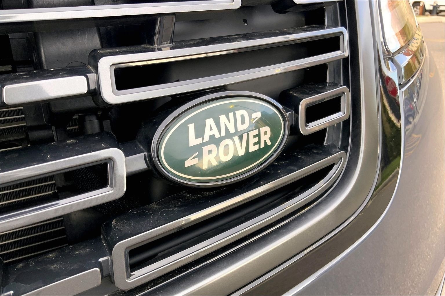 Certified Used 2026 Varesine Blue Metallic Land Rover Dynamic SE image 31