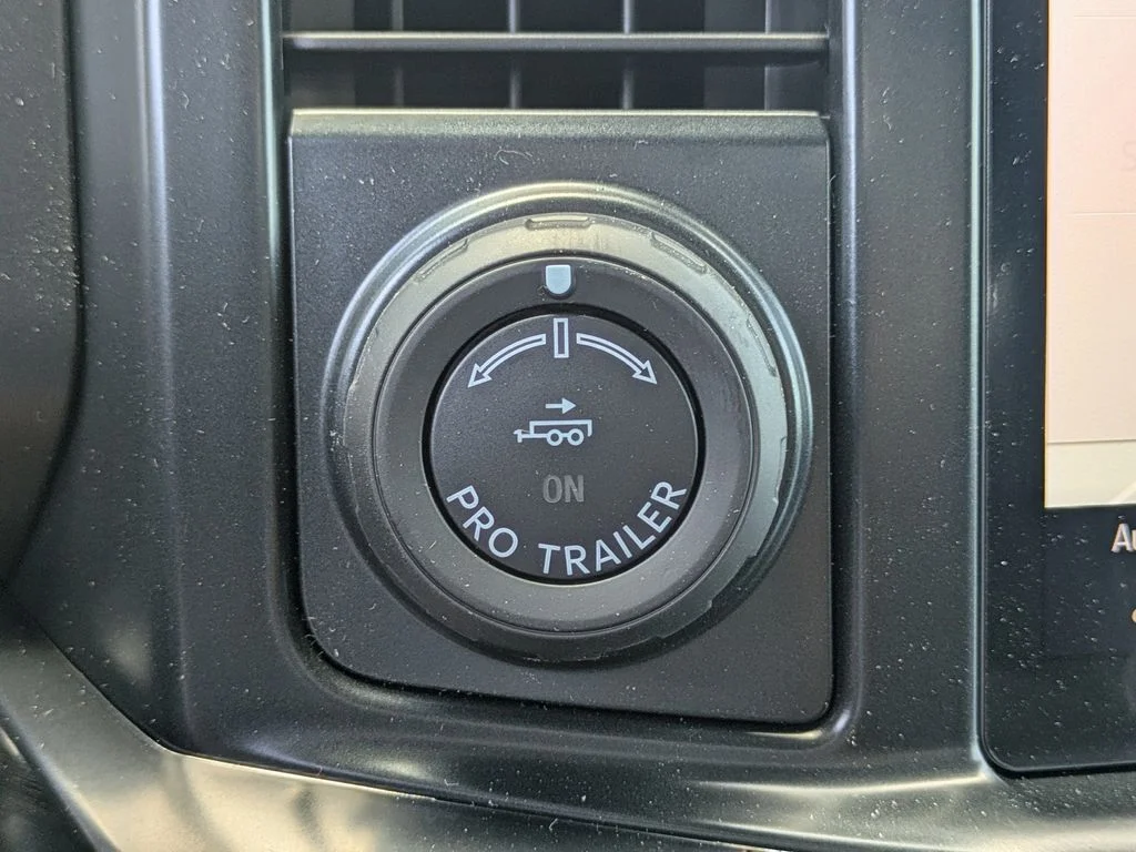New 2026 Star White Metallic Tri-Coat Ford Lariat image 29