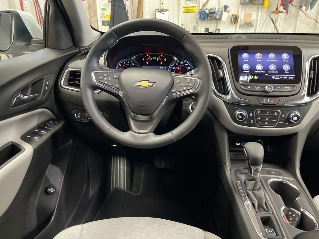 Used 2024 Summit White Chevrolet LT image 17
