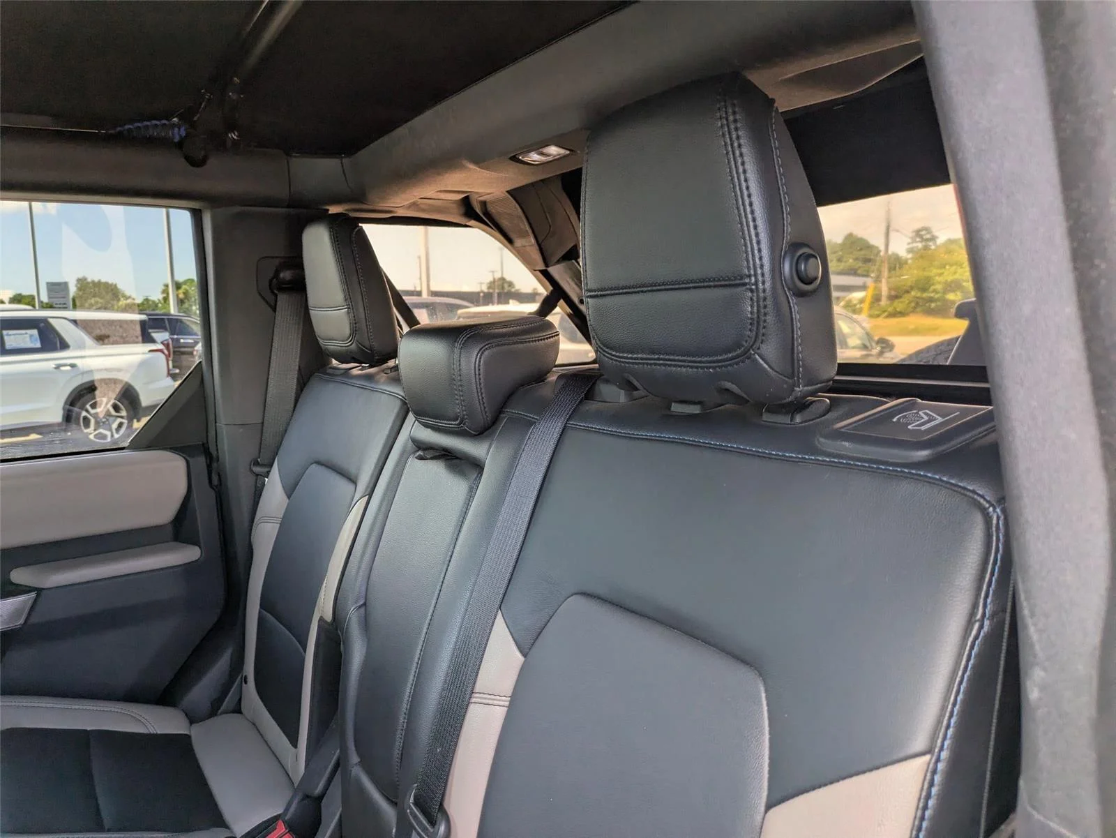 Used 2022 Shadow Black Ford Wildtrak image 26