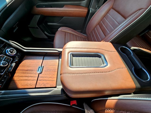 2024 GMC Yukon Denali Ultimate - Photo 49