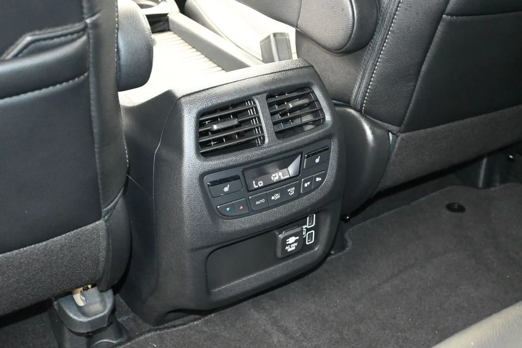 Used 2020 Platinum White Pearl Honda Touring image 14