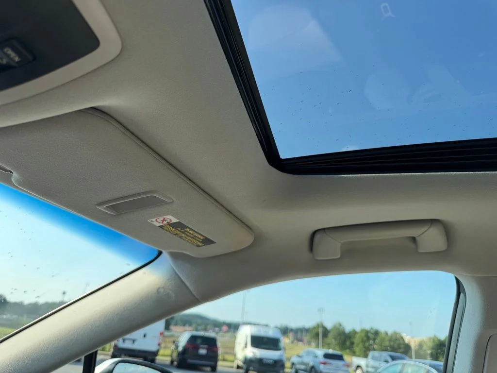 Used 2019 White Lexus 350 image 15
