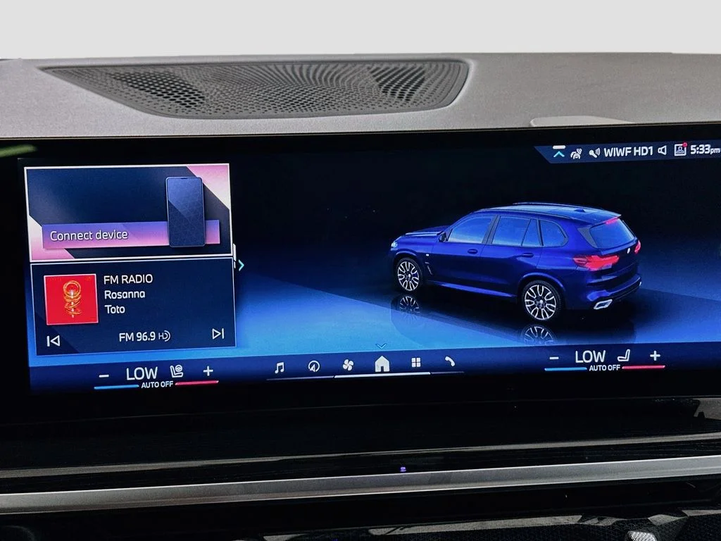 Used 2024 Blue BMW xDrive40i image 16