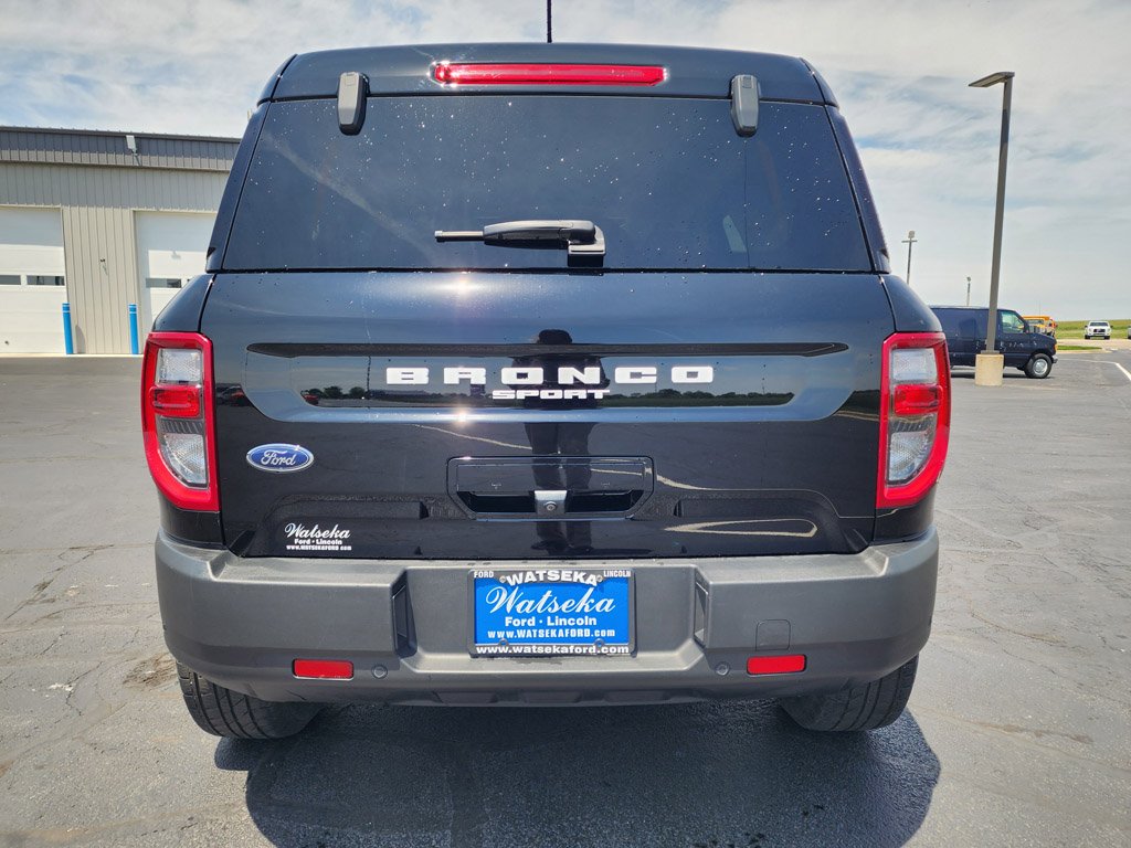 Used 2023 Shadow Black Ford Outer Banks image 6