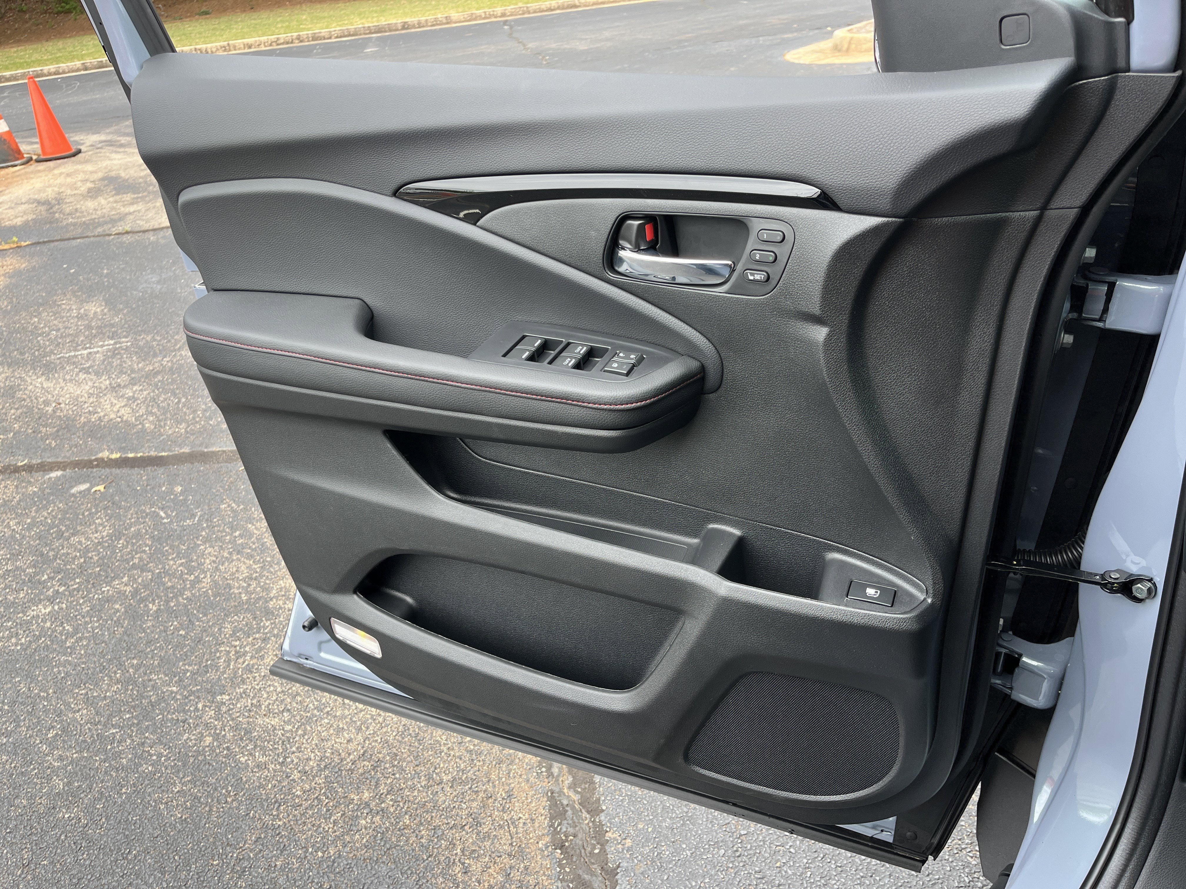 New 2026 Sonic Gray Pearl Honda Black Edition image 14