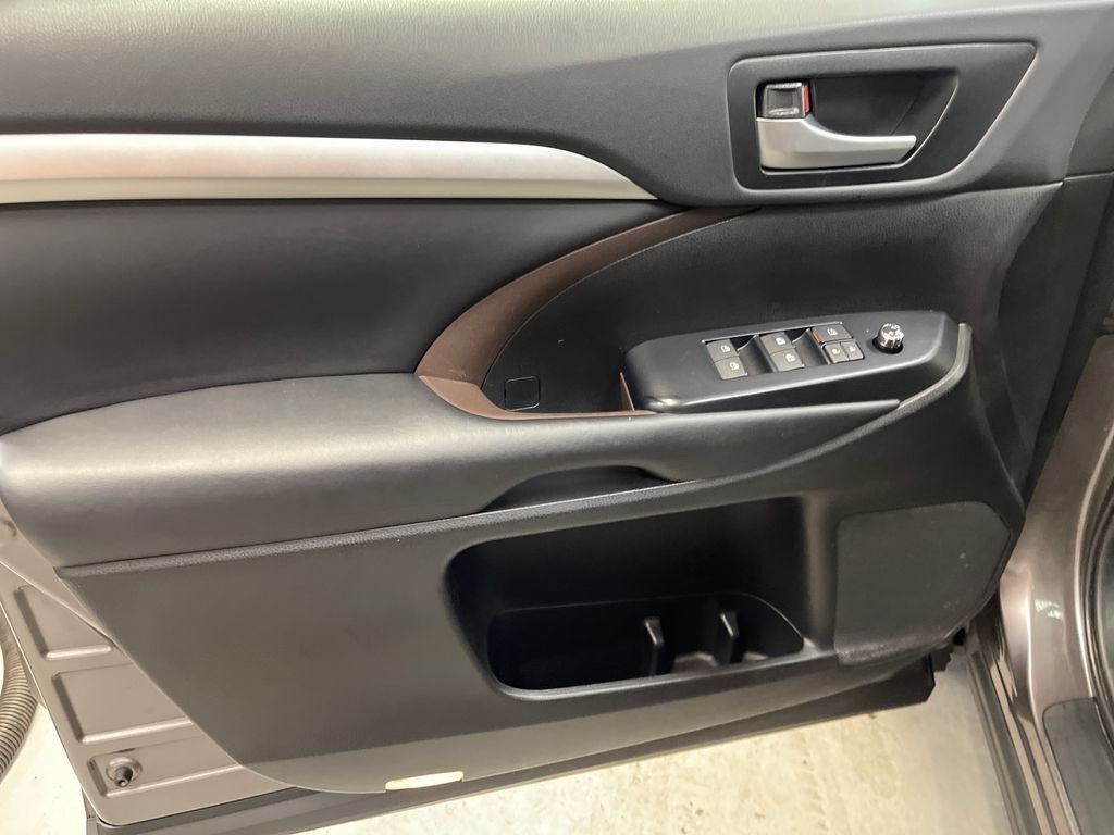 Certified Used 2019 Gray Toyota XLE image 14
