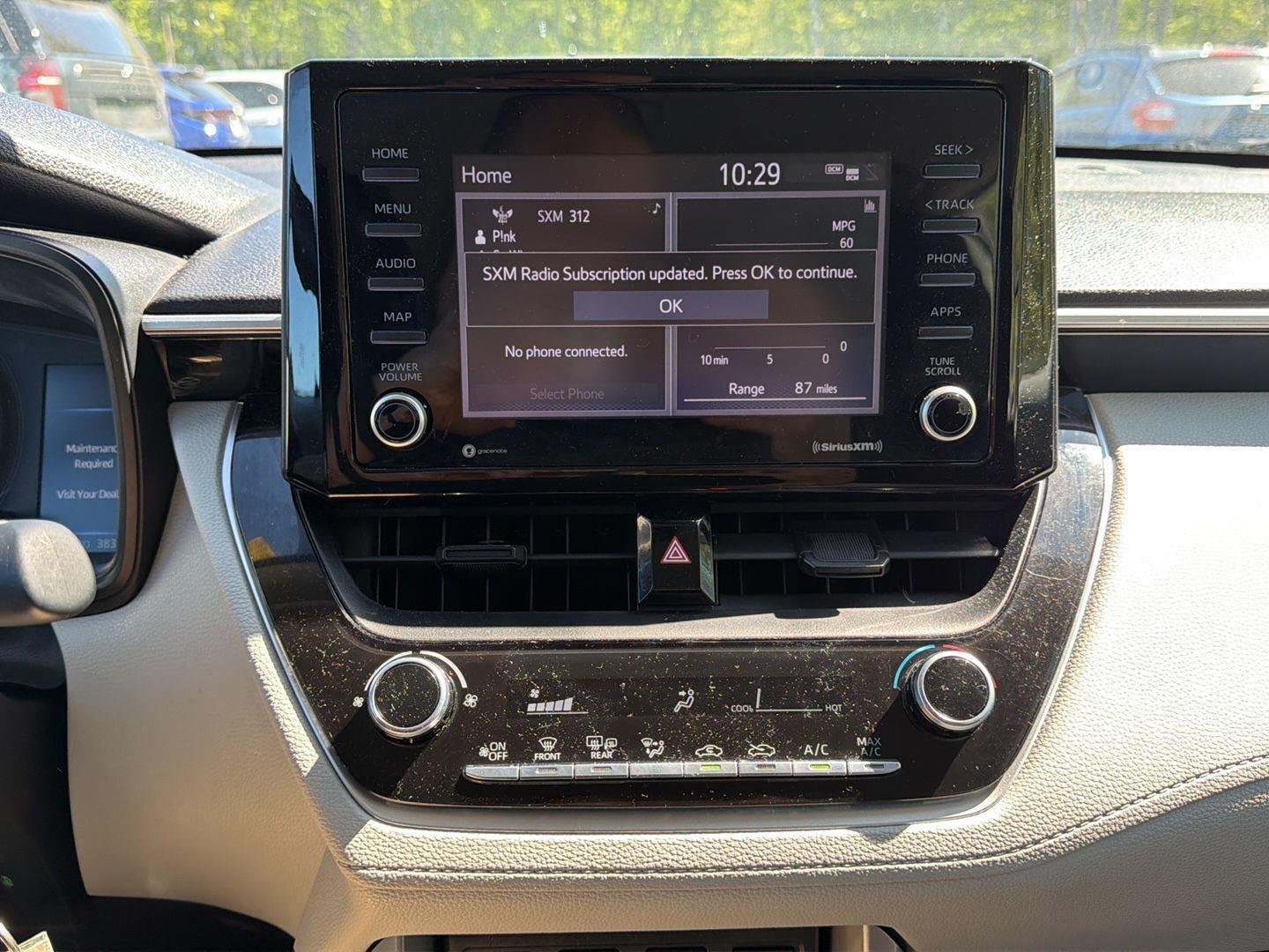 Used 2022 Wind Chill Pearl Toyota L image 3