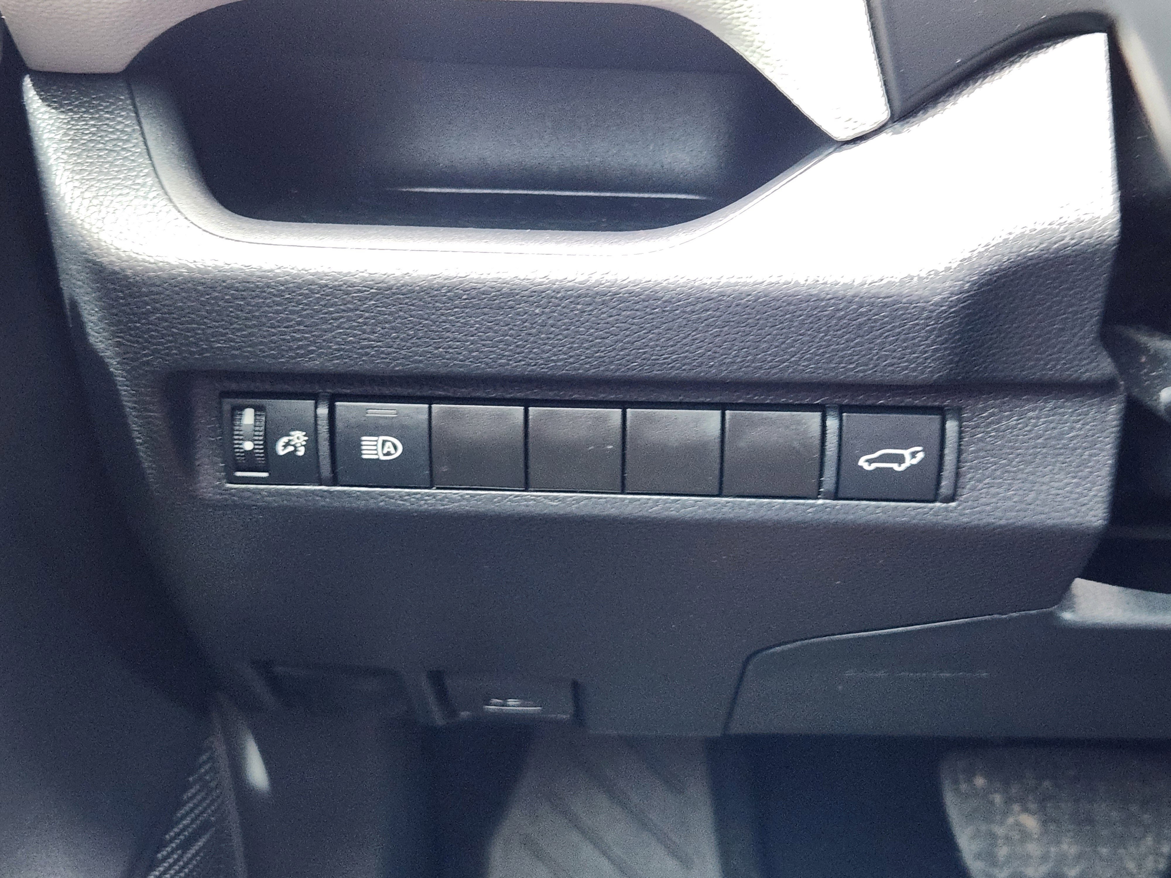 Used 2024 Silver Toyota XLE Premium image 18
