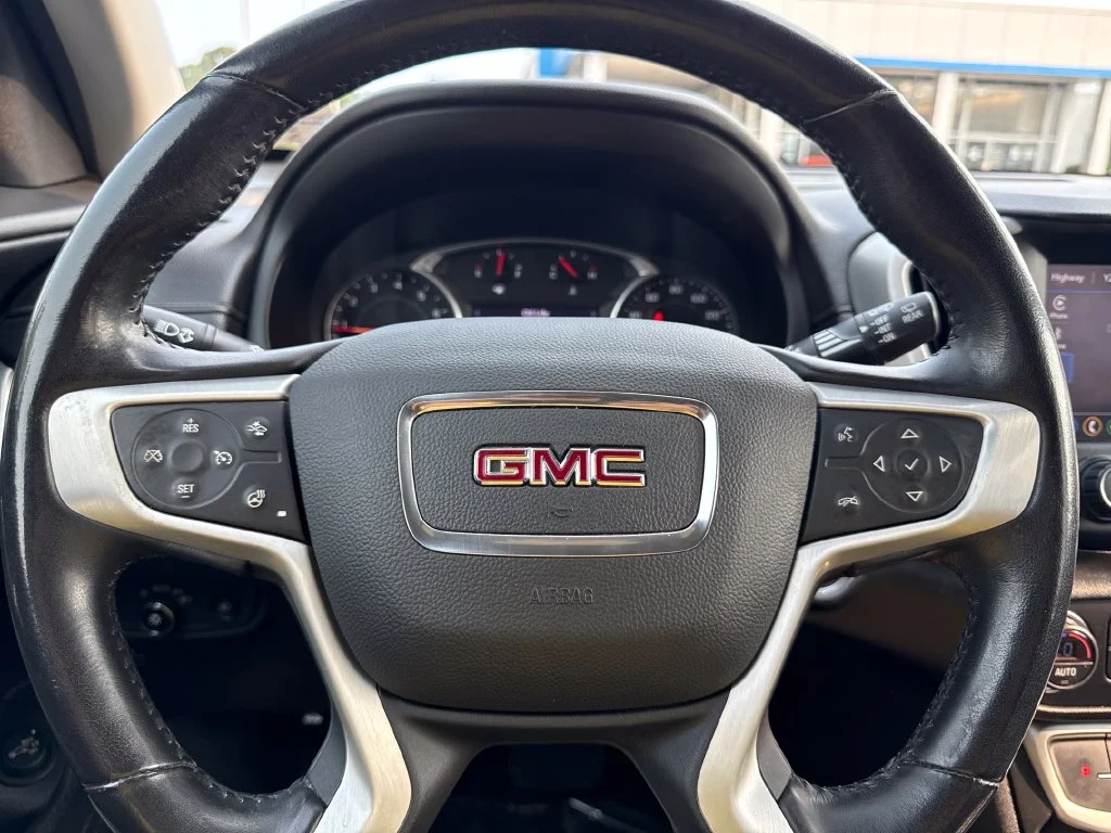 Used 2022 Red GMC SLT image 16
