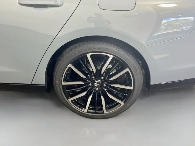 New 2026 Urban Gray Pearl Honda Touring image 23