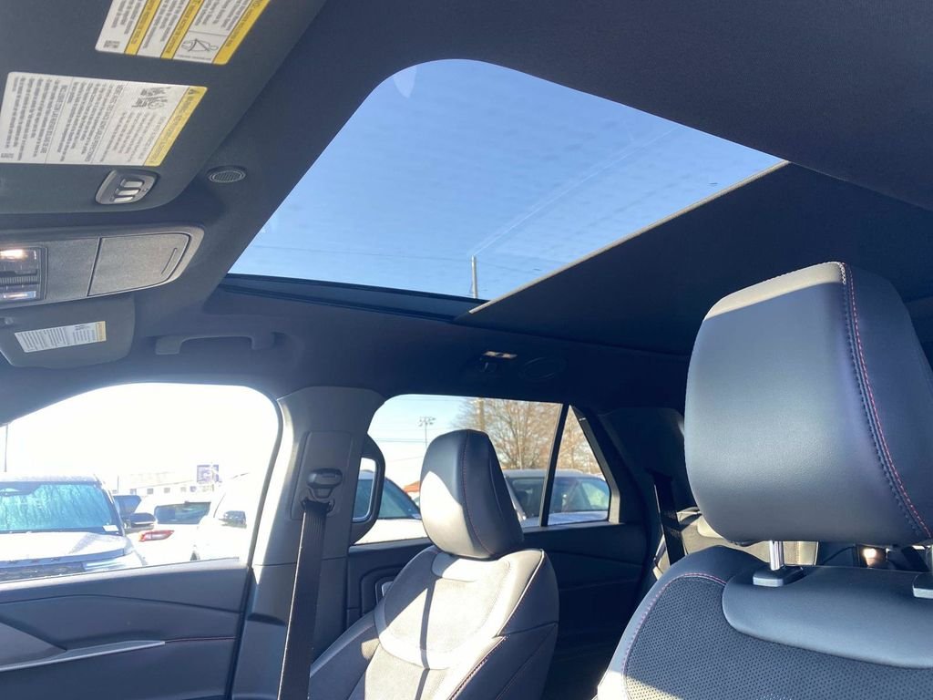 2026 Ford Explorer ST - Photo 14