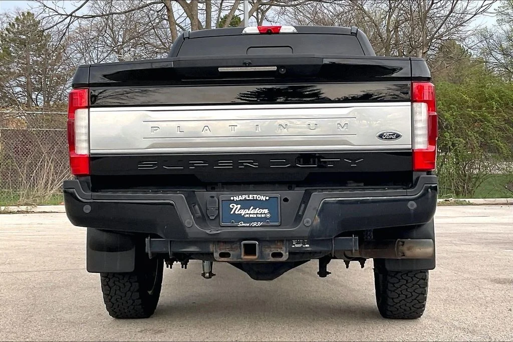 Used 2017 Black Ford Platinum image 3