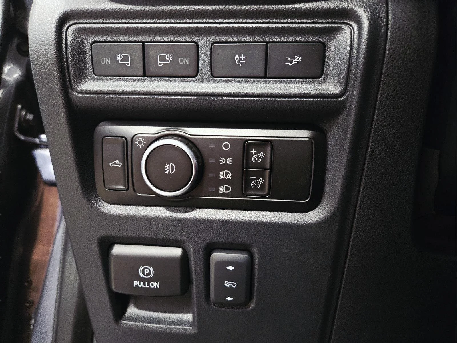 Used 2023 Carbonized Gray Ford LARIAT image 15