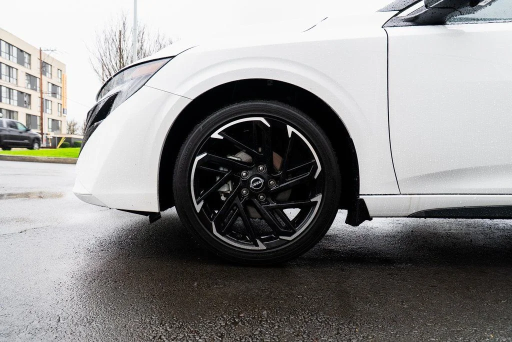New 2026 Aspen White TriCoat / Super Black Two-tone Nissan SR image 7