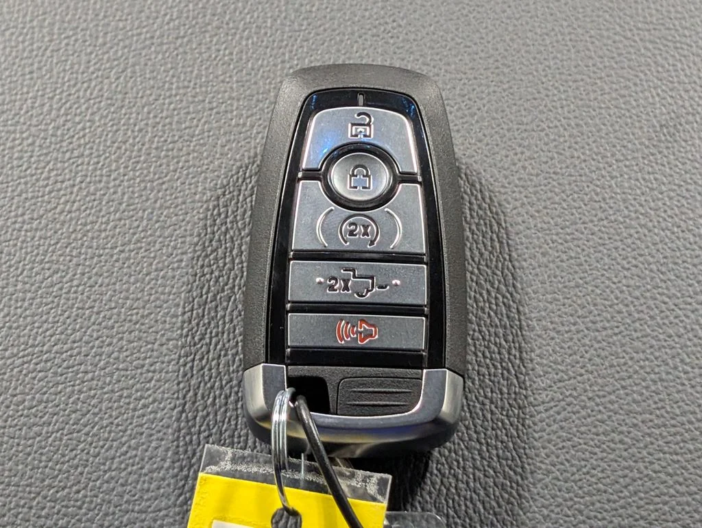 New 2026 Agate Black Metallic Ford F-250® Lariat® image 34