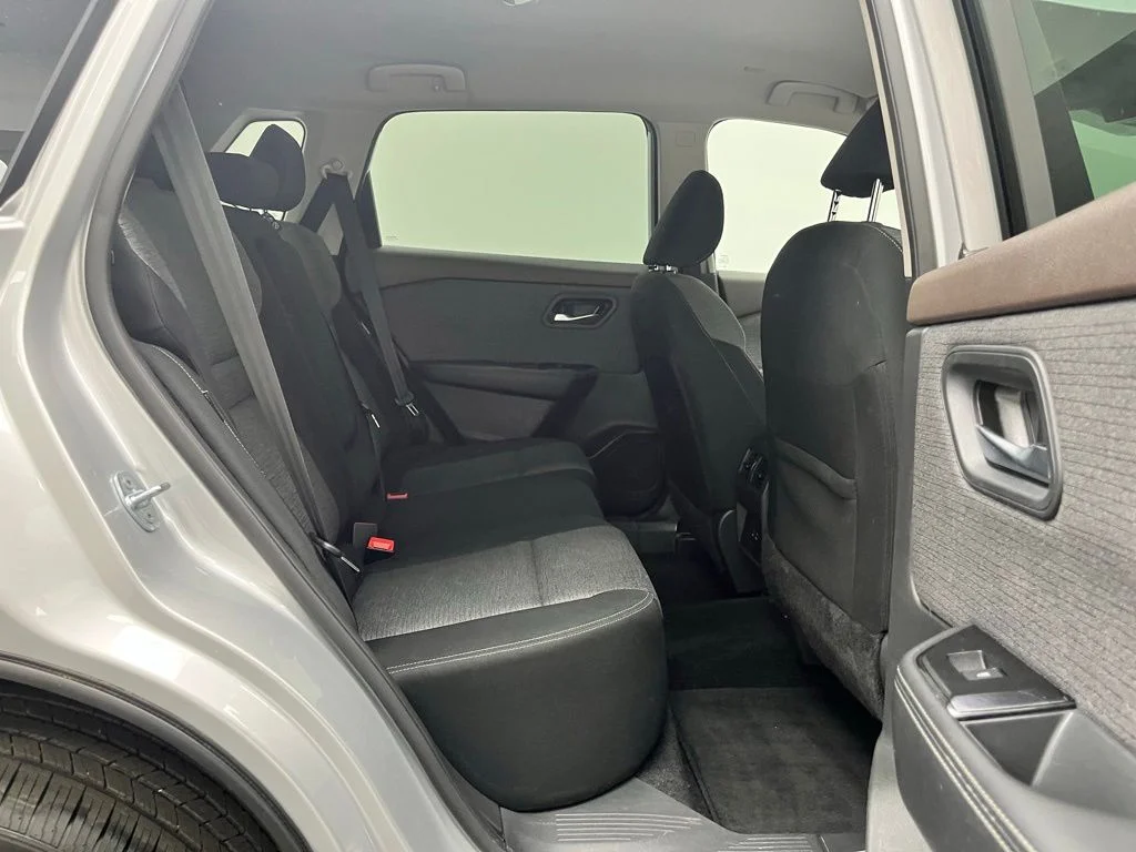 Used 2023 Silver Nissan SV image 35