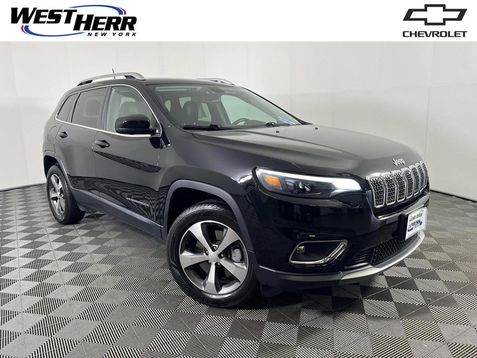 Used 2020  Jeep Limited image 1