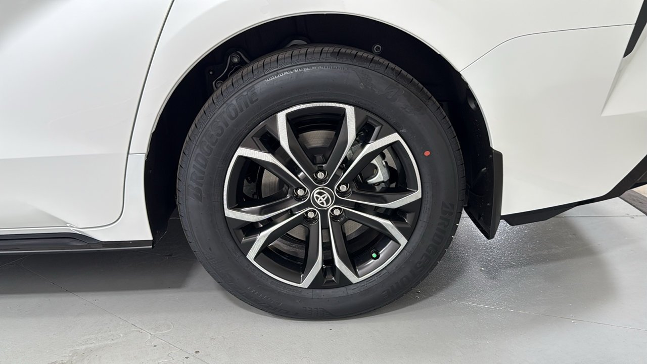 New 2026 Wind Chill Pearl <sup>1</sup> Toyota  Platinum image 24
