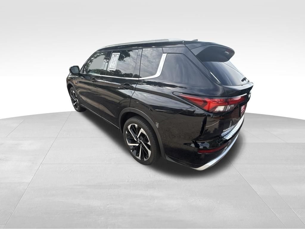 Used 2024 Gray Mitsubishi SEL Platinum Edition image 3