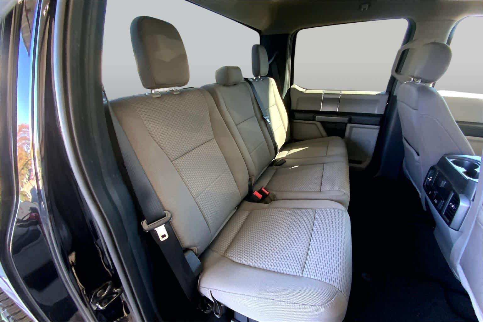 Used 2020 Agate Black Metallic Ford XLT image 19