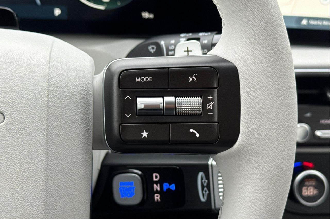 New 2027 Black Hyundai SEL 7P image 31