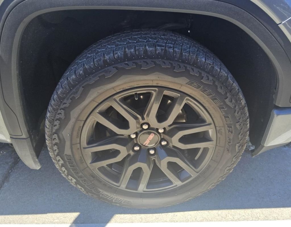 Used 2020 Gray GMC Elevation image 7
