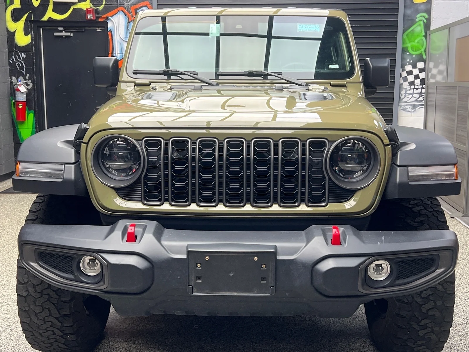 Used 2025  Jeep Rubicon image 2