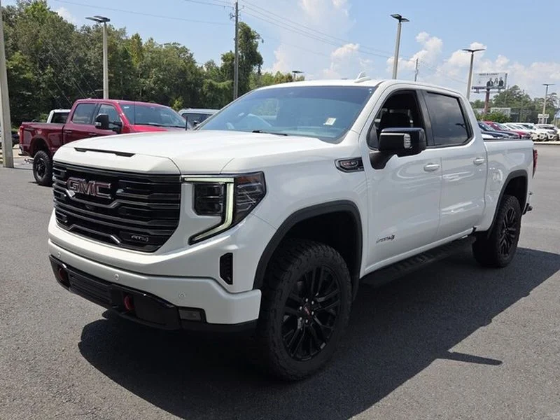 Used 2022 Summit White GMC AT4 image 3