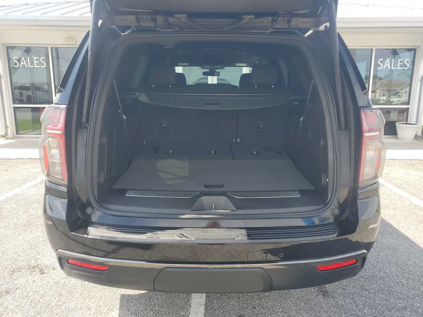 Used 2022 BLACK Chevrolet Z71 image 6