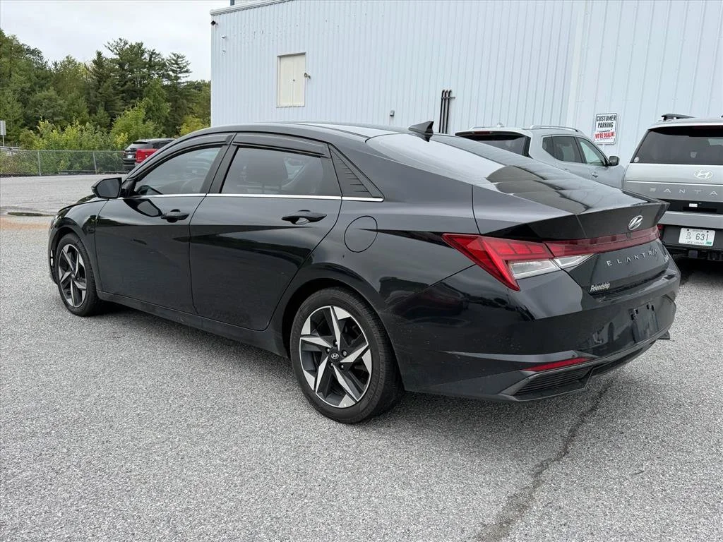 Used 2023 Black Hyundai Limited image 5