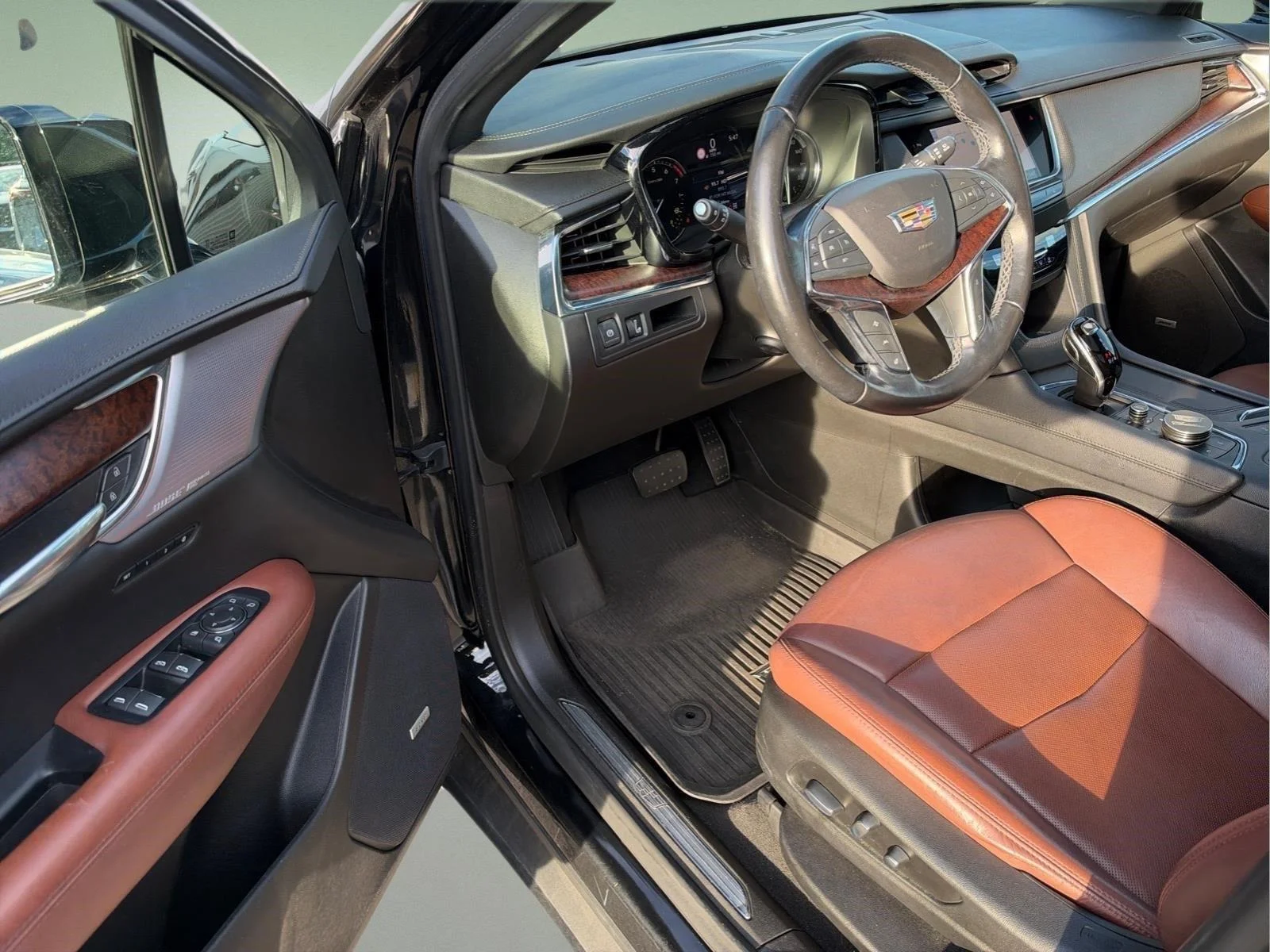 Used 2020 Stellar Black Metallic Cadillac Premium Luxury AWD image 15