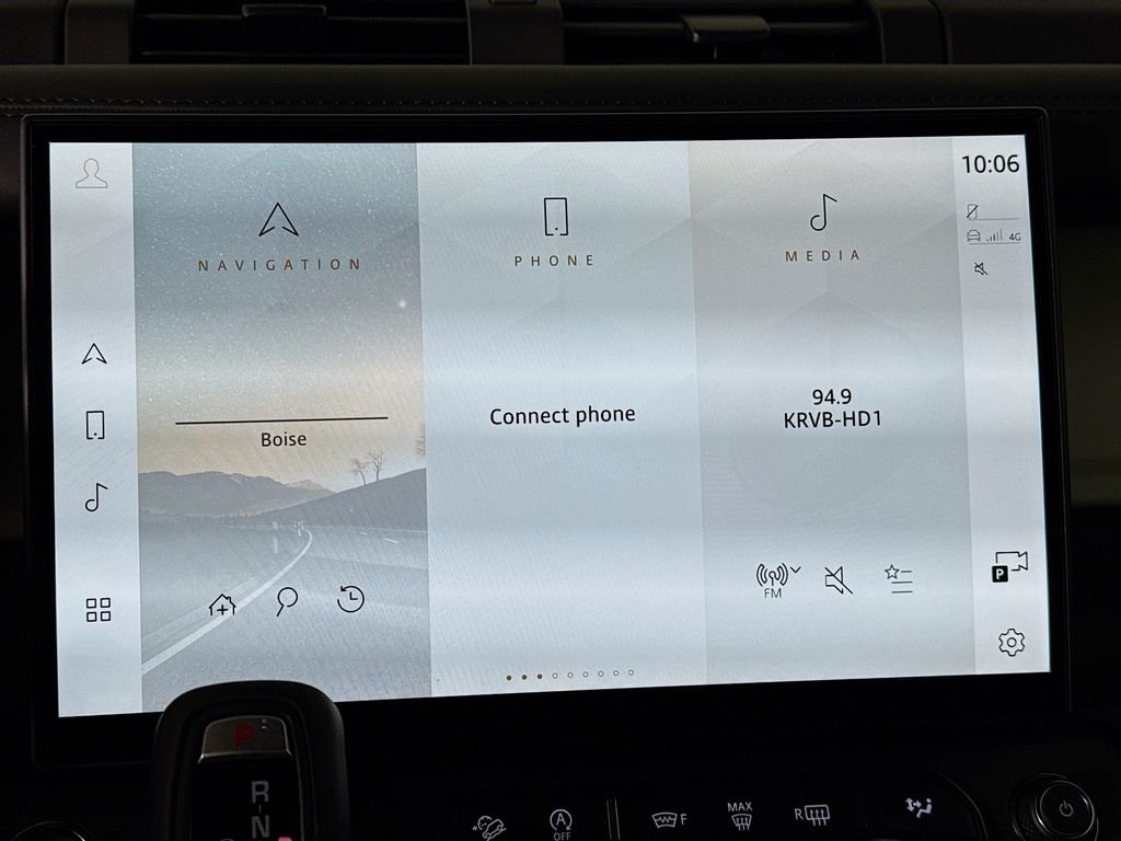 New 2026 Woolstone Green Land Rover X-Dynamic SE image 14