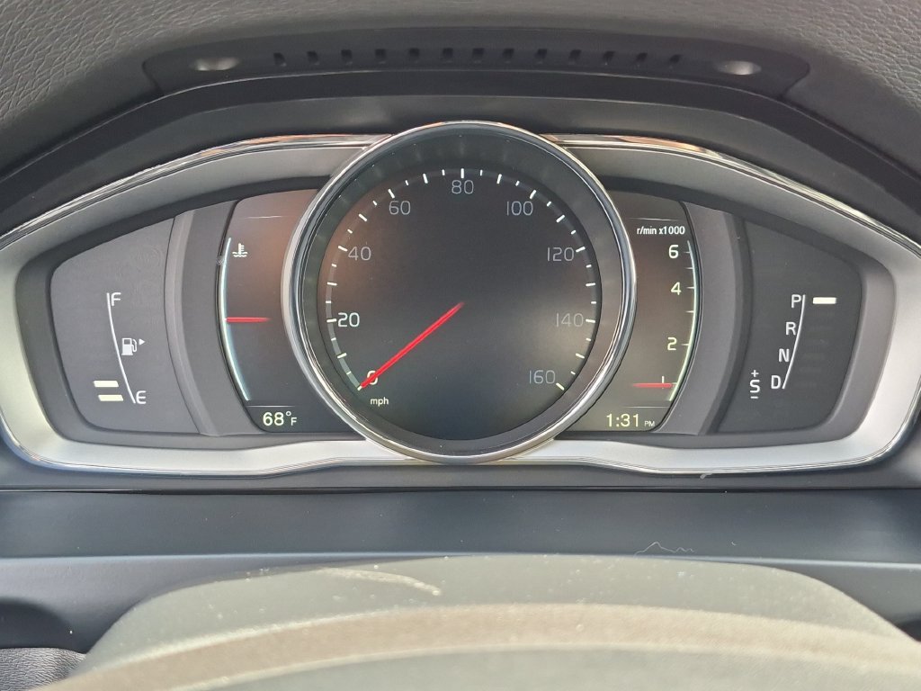 Used 2015 Black / Stone Volvo T6 image 11