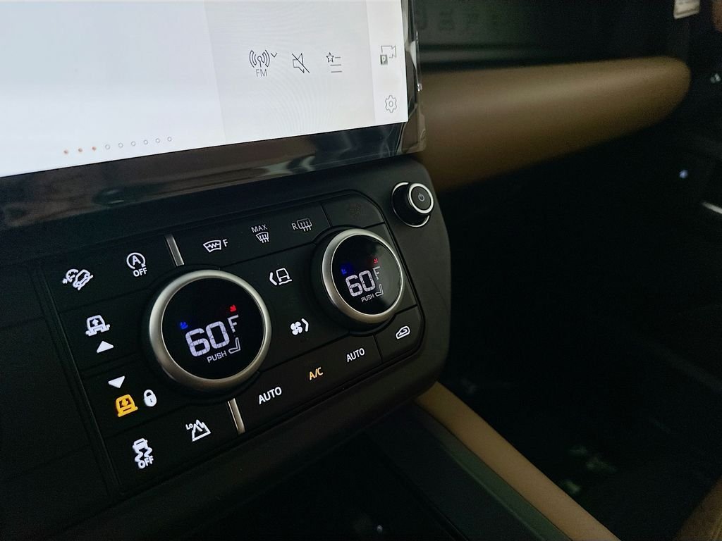 New 2026 Carpathian Grey LAND ROVER X-Dynamic SE image 20