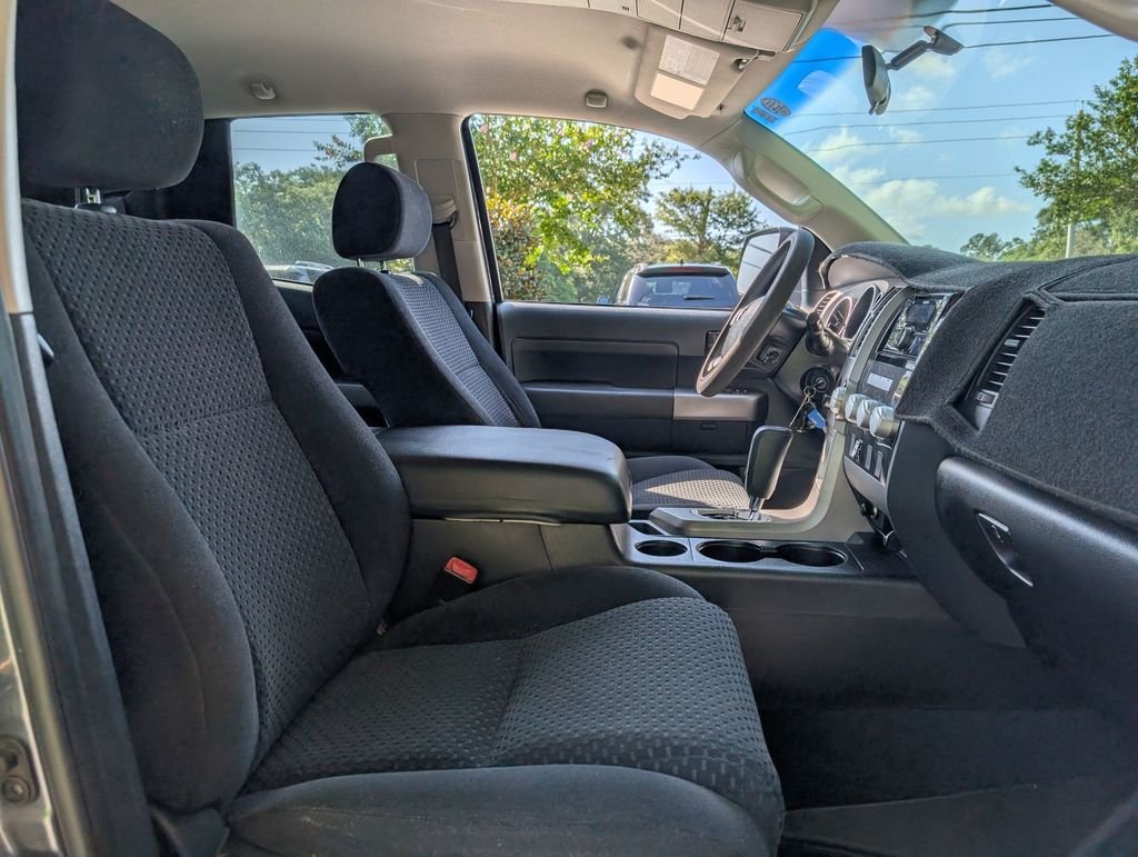 Used 2010  Toyota Grade image 27